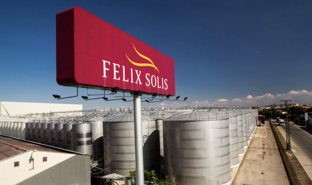 Félix Solís ostenta diez filiales en el mundo Félix Solís ostenta diez filiales en el mundo