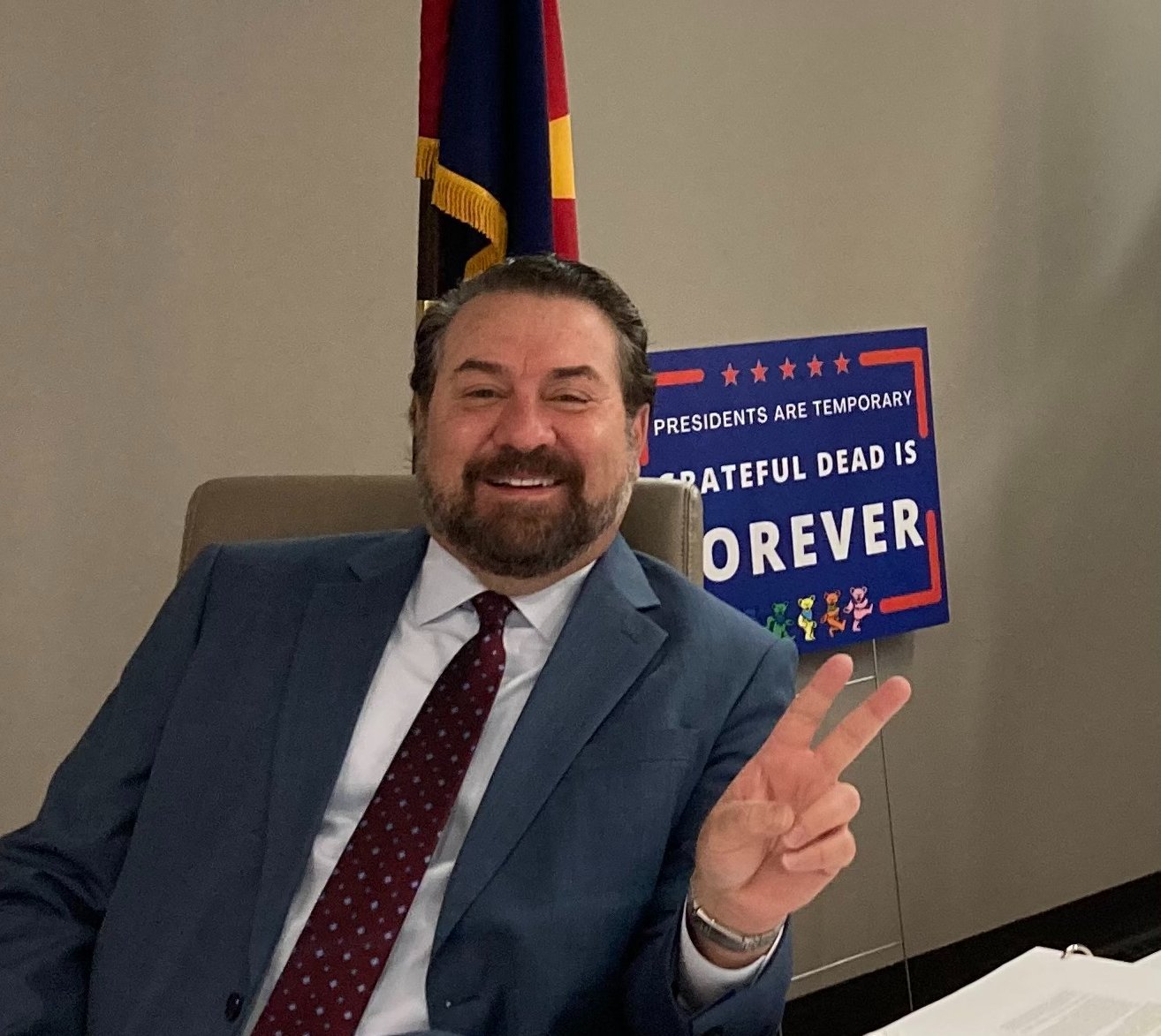 El fiscal general en Arizona, Mark Brnovich, celebró la decisión en Twitter: "Aplaudimos a la corte por defender la voluntad de la legislatura y brindar claridad y uniformidad en este importante tema. He protegido y seguiré protegiendo a los ciudadanos de Arizona más vulnerables” El fiscal general en Arizona, Mark Brnovich, celebró la decisión en Twitter: "Aplaudimos a la corte por defender la voluntad de la legislatura y brindar claridad y uniformidad en este importante tema. He protegido y seguiré protegiendo a los ciudadanos de Arizona más vulnerables”