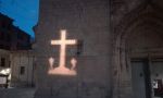 Callosa. El PSOE odia la cruz: el alcalde acosa y multa a la vecina que proyecta la imagen de la cruz retirada