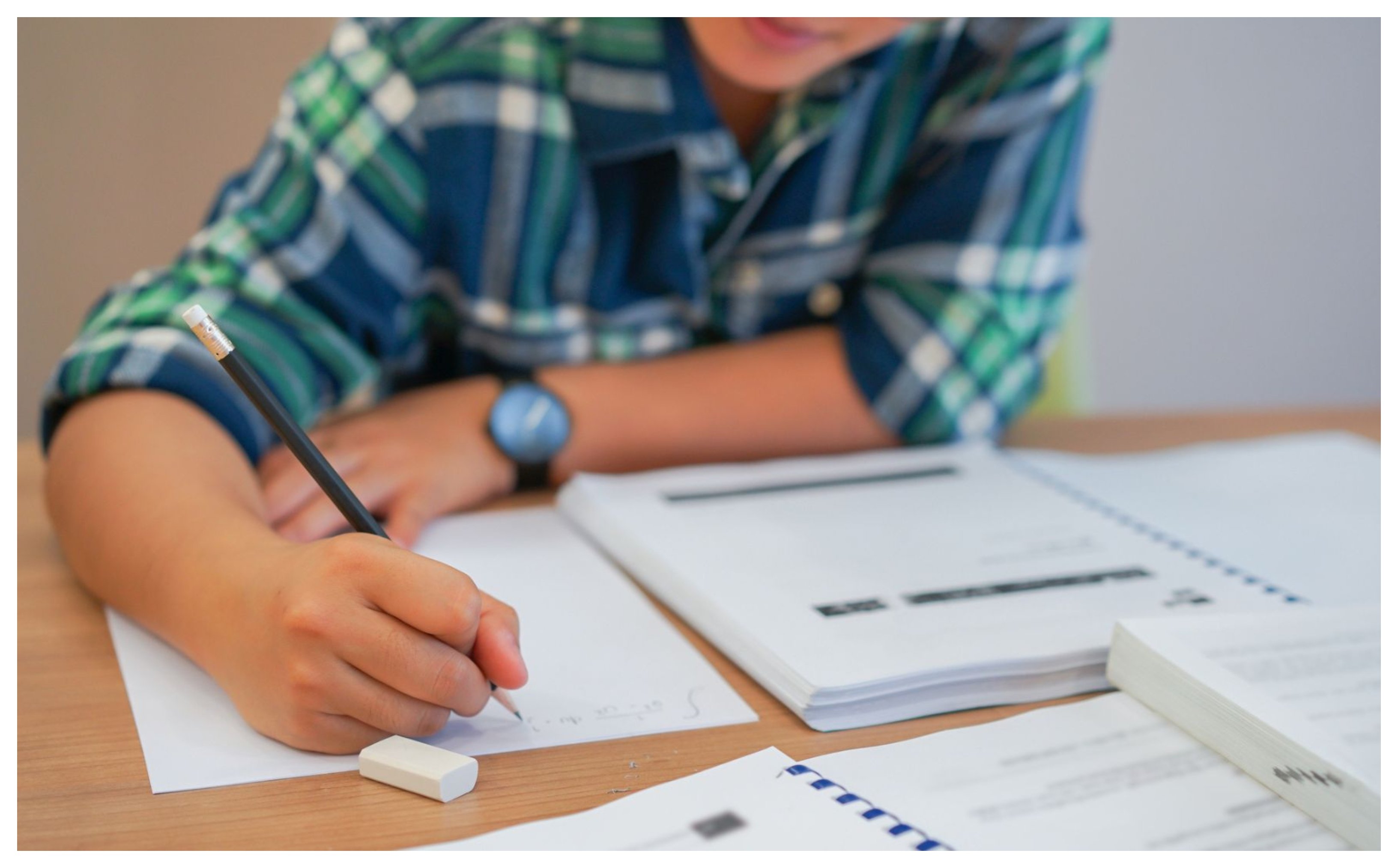 Algunas familias han pagado por los libros de texto, otras no han tenido que hacerlo Algunas familias han pagado por los libros de texto, otras no han tenido que hacerlo