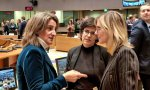 Teresa Ribera, con sus homólogas belga y francesa, Tinne Van der Straeten y Agnes Pannier-Runacher, respectivamente, en la última reunión de ministros de Energía de la UE