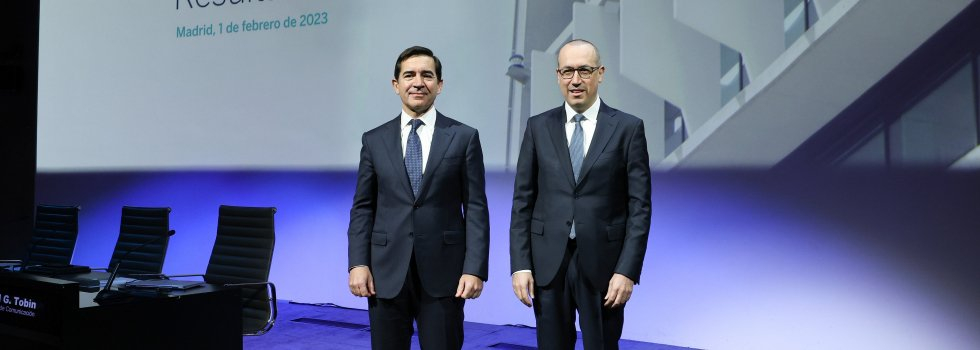 Carlos Torres y Onur Genç, antes de la presentación de resultados a la prensa