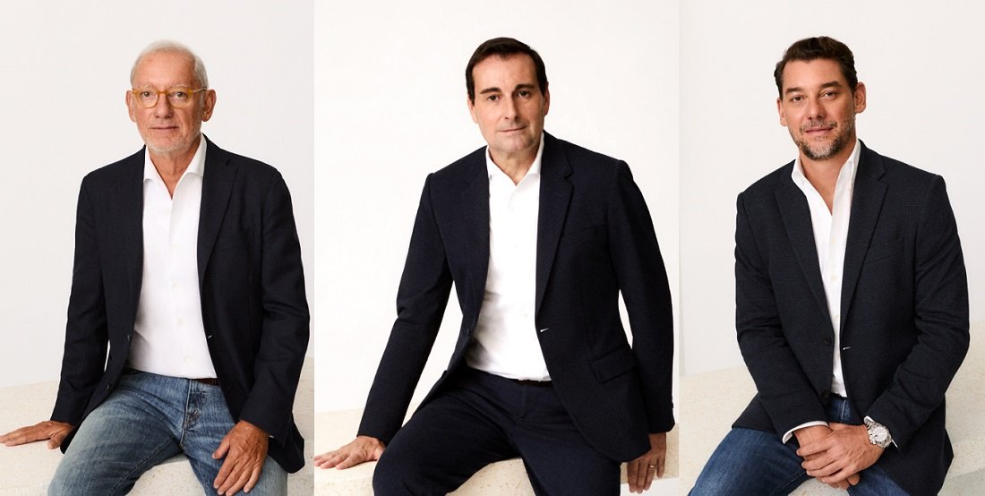 Isak Andic, Toni Ruiz, CEO de Mango, y Jonathan Andic