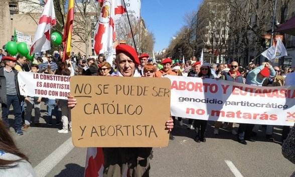 Manifestación por la vida: no se puede ser católico y abortista