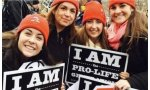 La nueva legislación hace que sea ilegal ayudar a una persona menor de 18 años a hacer un aborto, llevarla a hacia un estado donde el procedimiento sea legal o proveerle de píldoras abortivas