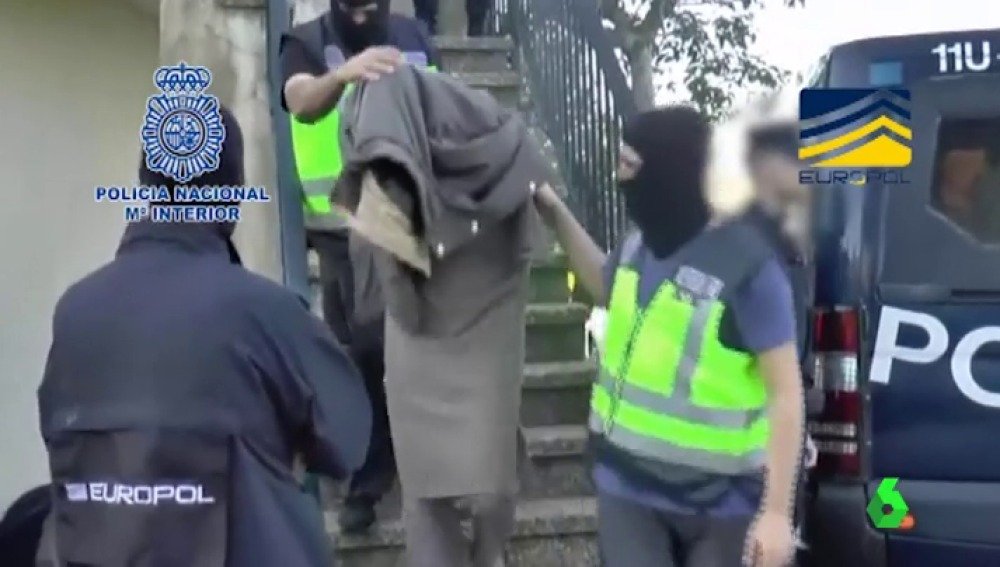 Yihadismo en España. Hace unos meses, fue detenido en Málaga un hombre acusado de financiar a su ex-esposa terrorista