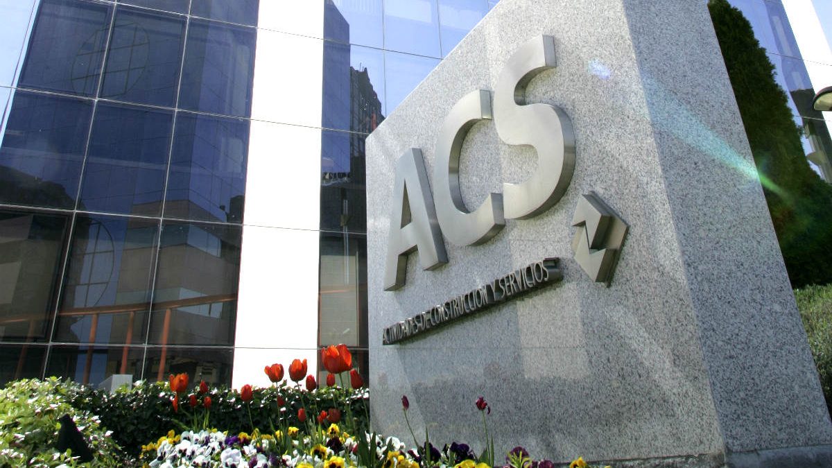ACS gana más con menos ingresos