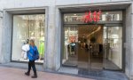 H&M tiene 4.399 tiendas, 303 menos que hace un año, y su primera ejecutiva de H&M, Helena Helmersson, anuncia que “el tercer trimestre ha comenzado con buen pie”