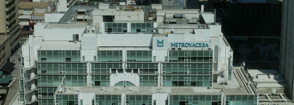 Metrovacesa tiene como principales accionistas al Banco Santander (49,362%), Slim -a través de FCC y Control Empresarial de Capitales- (20,939%) y BBVA (20,849%)