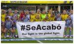 'Our fight is the global fight' ("Nuestra lucha es una lucha global"). Al mismo tiempo, nuestras campeonas, las formidables futbolistas, a la vez que grandísimas petardas de nuestra Selección Nacional de fútbol femenino, se convierten en líderes sociales, ¡oh sí!