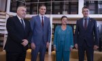 Por primera vez un socialista presidente del Gobierno se reunió con EH Bildu. En la imagen Santos Cerdán, Pedro Sánchez, Mertxe Aizpurúa y Gorka Elejabarrieta