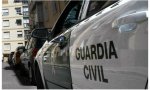 La Guardia Civil ha detenido a diez varones, cinco de ellos menores de edad y el resto jóvenes de entre dieciocho y veinticinco años, por la violación grupal a una niña de catorce años en la localidad valenciana de l'Olleria