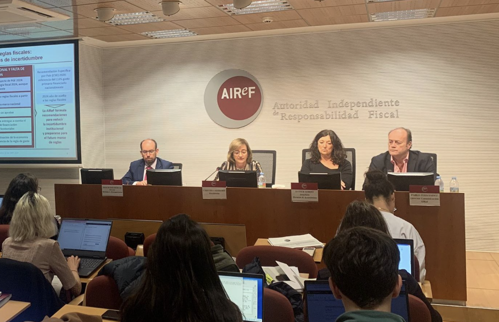 Estamos viendo una desaceleración el ritmo de crecimiento de la economía, tal y como veníamos avisando desde la AIReF, con indicadores que ya se están materializando y que nos ha llevado a revisar a la baja el crecimiento del PIB para 2024", ha subrayado Cristina Herrero Estamos viendo una desaceleración el ritmo de crecimiento de la economía, tal y como veníamos avisando desde la AIReF, con indicadores que ya se están materializando y que nos ha llevado a revisar a la baja el crecimiento del PIB para 2024", ha subrayado Cristina Herrero