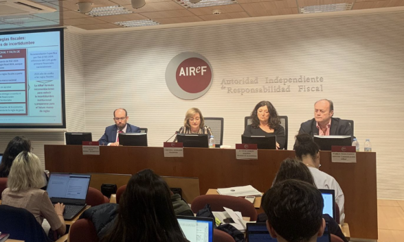 Estamos viendo una desaceleración el ritmo de crecimiento de la economía, tal y como veníamos avisando desde la AIReF, con indicadores que ya se están materializando y que nos ha llevado a revisar a la baja el crecimiento del PIB para 2024", ha subrayado Cristina Herrero. (Foto: web de la AIReF) Estamos viendo una desaceleración el ritmo de crecimiento de la economía, tal y como veníamos avisando desde la AIReF, con indicadores que ya se están materializando y que nos ha llevado a revisar a la baja el crecimiento del PIB para 2024", ha subrayado Cristina Herrero. (Foto: web de la AIReF)
