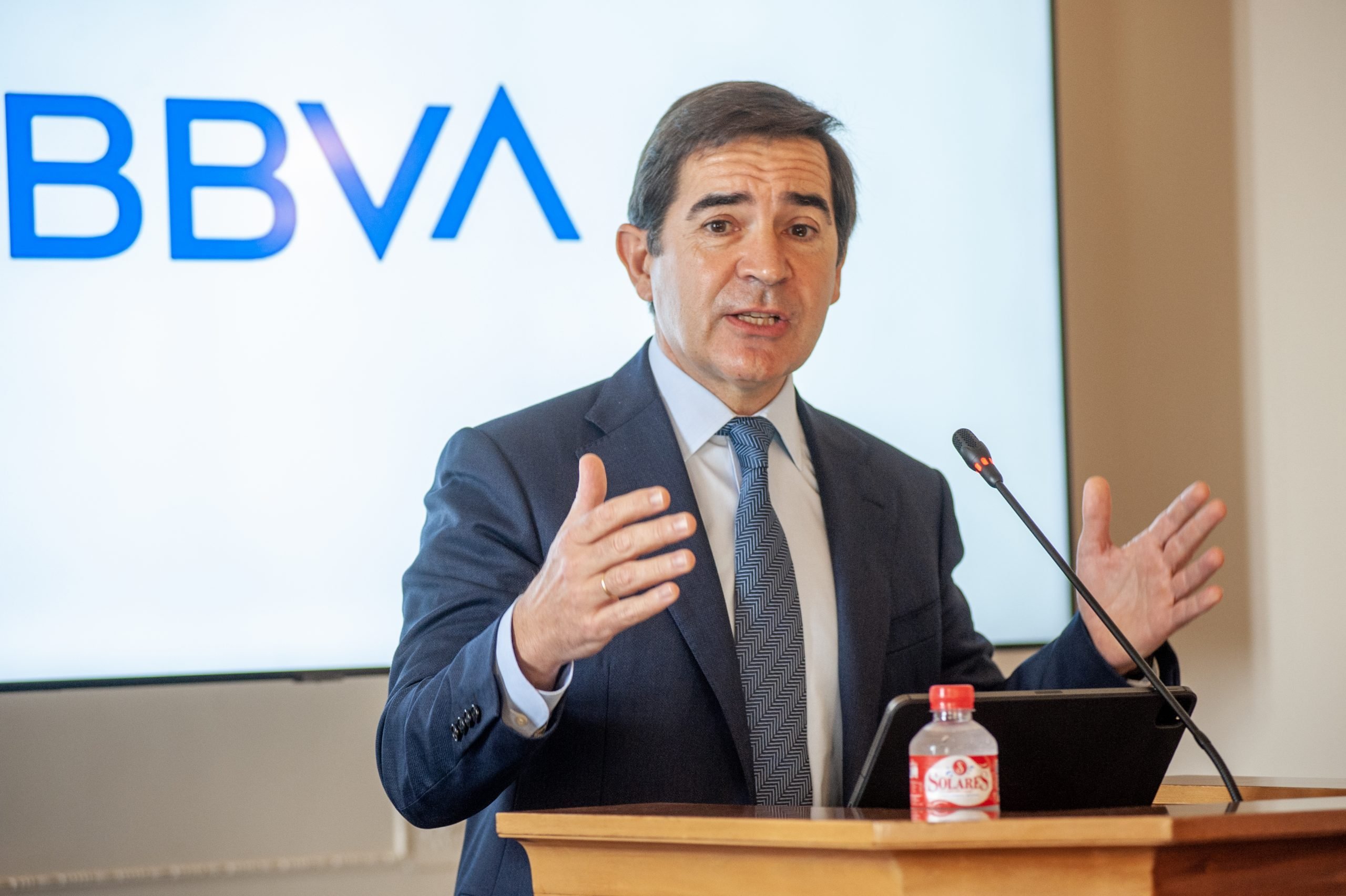 Carlos Torres, presidente de BBVA, va a por todas y a pesar disparar el margen de intereses, mantiene elevadas las comisiones