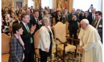 El Papa Francisco preside el encuentro en el Vaticano con miembros de la Asociación Europea de Padre