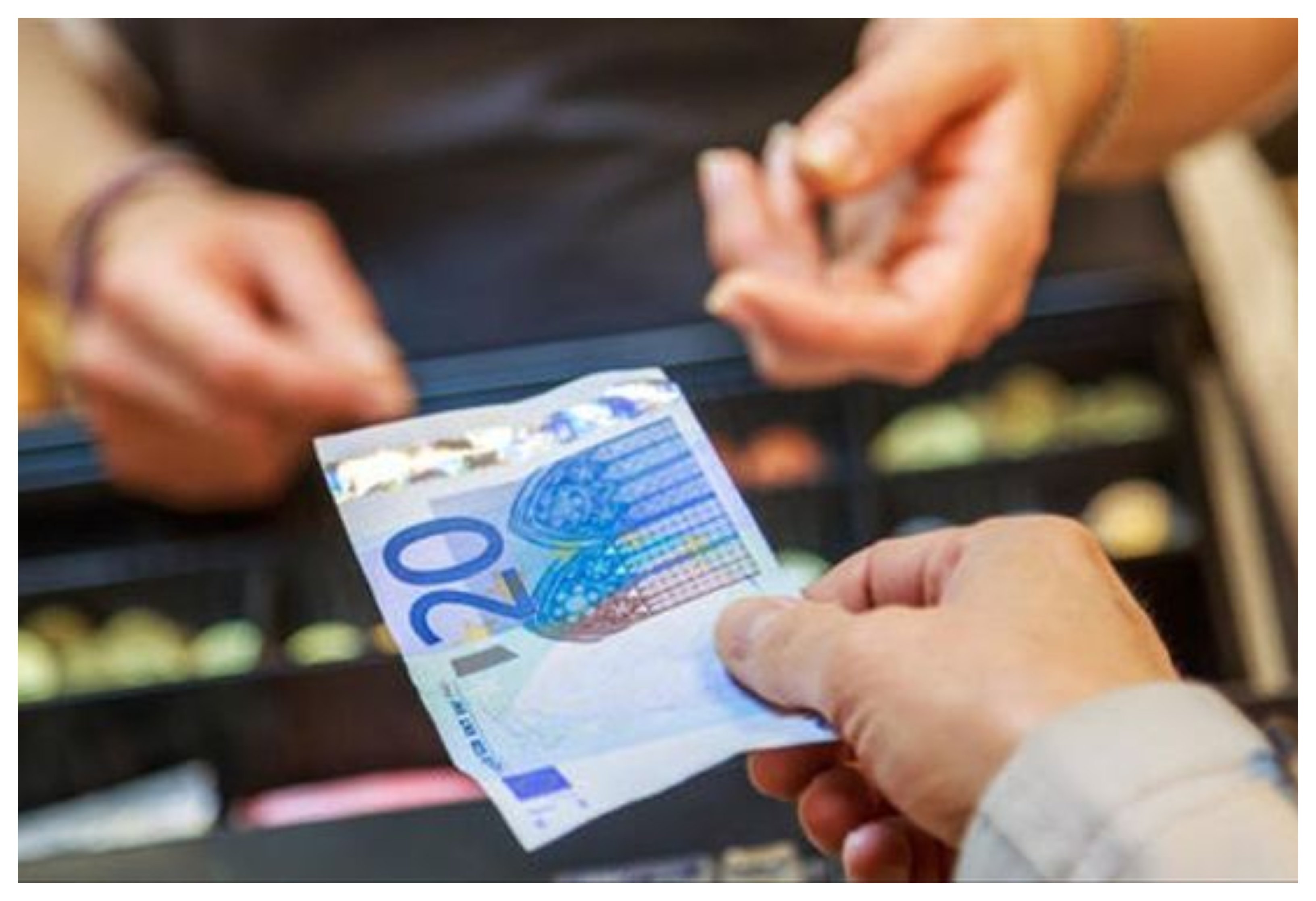 El efectivo es cada vez más importante para los españoles, pero su uso ha caído a mínimos de tres años El efectivo es cada vez más importante para los españoles, pero su uso ha caído a mínimos de tres años